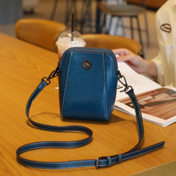 包包女2022新款斜背女包春夏韓版單肩包油蠟二層牛皮手機包潮