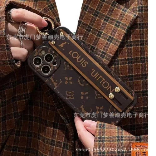 潮牌手腕手機殼適用iPhone 15Promax全包軟殼高檔輕奢款14pro女13 潮牌手腕手機殼適用iPhone 15Promax全包軟殼高檔輕奢款14pro女13