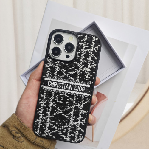 刺綉蘋果手機殼iPhone15歐美輕奢配件防摔透氣全包手機保護套