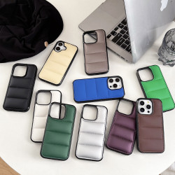 馬卡龍充棉皮質羽絨服蘋果15promax手機殼防摔保護套iPhone13情侶