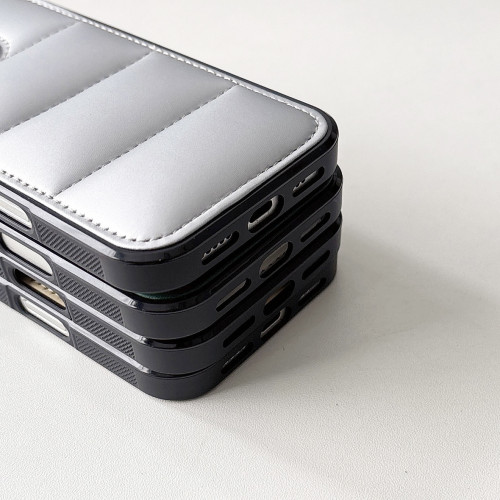 馬卡龍充棉皮質羽絨服蘋果15promax手機殼防摔保護套iPhone13情侶