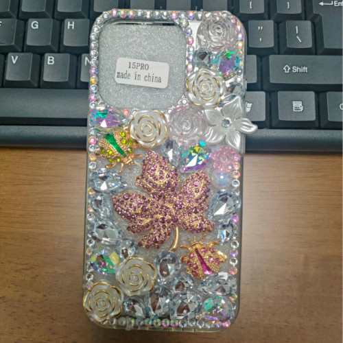 楓葉瓢蟲玫瑰花適用iPhone15Promax手機殼蘋果16P輕奢13/14女滿鑽 楓葉瓢蟲玫瑰花適用iPhone15Promax手機殼蘋果16P輕奢13/14女滿鑽