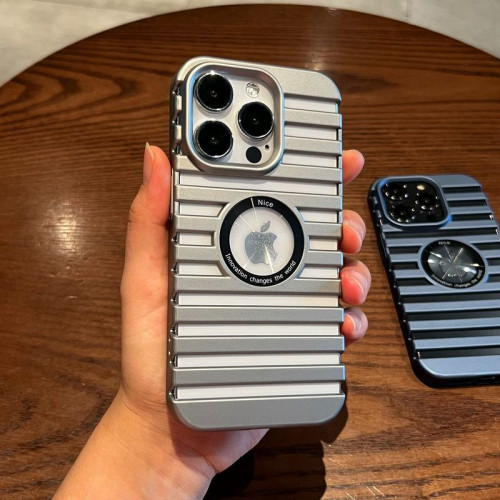 適用iPhone15ProMax手機殼蘋果14pro超薄硬殼13透氣散熱12磨