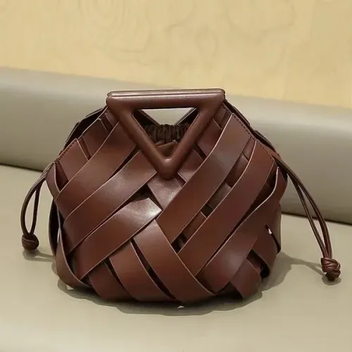 bag鏤空菜籃子女包小衆設計氣質高級時尚倒三角手提編織包包
