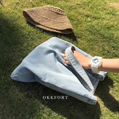 新款牛仔休閒帆布包韓版水洗淺藍色簡約純色百搭復古街拍文藝單肩 新款牛仔休閒帆布包韓版水洗淺藍色簡約純色百搭復古街拍文藝單肩