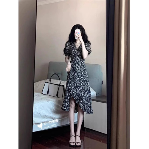 XZOXZO 學院風V領泡泡袖碎花裙女夏設計感小衆魚尾裙子黑色連衣裙