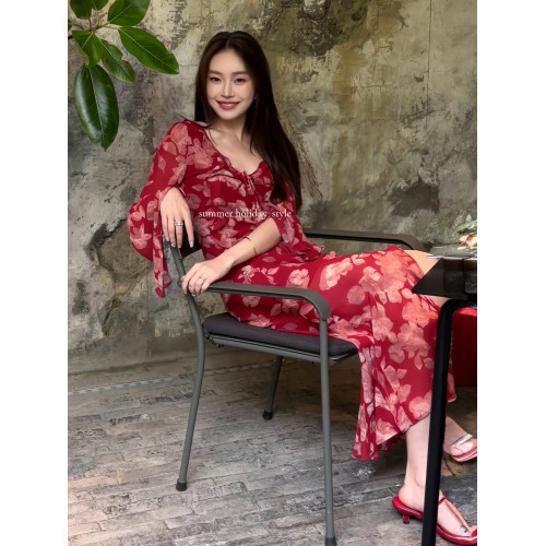【漫野玫瑰】 法式荷葉邊輕松度假氛圍感吊帶開衩碎花裙連衣裙ins