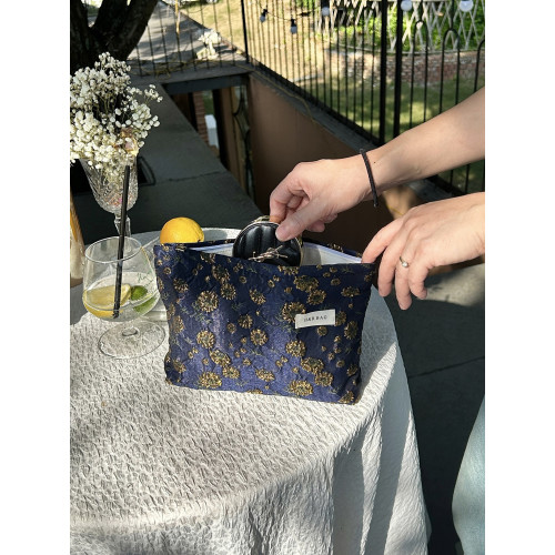 韓版金絲小雛菊色織化妝包旅行可攜式拉鍊帆布收納包口紅手拿包 韓版金絲小雛菊色織化妝包旅行可攜式拉鍊帆布收納包口紅手拿包