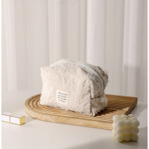 韓版立體蕾絲綉花燈芯絨化妝包高顔值護膚品收納包可攜式洗漱包 韓版立體蕾絲綉花燈芯絨化妝包高顔值護膚品收納包可攜式洗漱包