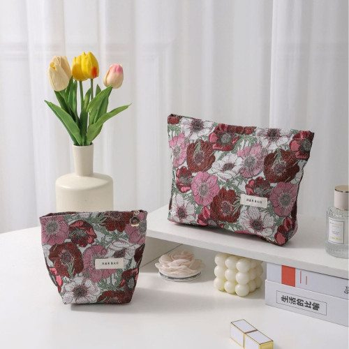 新款高級感文藝提花化妝包女士花朵手拿包高顔值可攜式收納包零錢包 新款高級感文藝提花化妝包女士花朵手拿包高顔值可攜式收納包零錢包