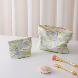新款清新少女花朵化妝包in’s大容量旅行護膚品收納包化妝袋零錢