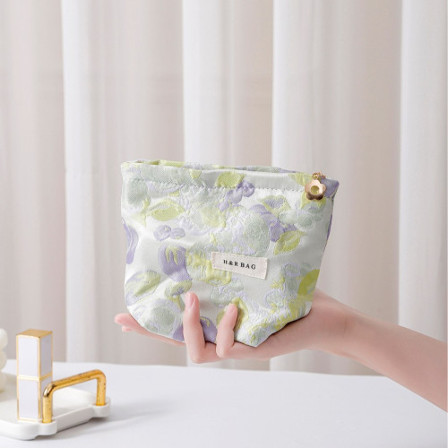 新款清新少女花朵化妝包in’s大容量旅行護膚品收納包化妝袋零錢 新款清新少女花朵化妝包in’s大容量旅行護膚品收納包化妝袋零錢