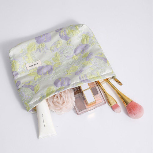 新款清新少女花朵化妝包in’s大容量旅行護膚品收納包化妝袋零錢 新款清新少女花朵化妝包in’s大容量旅行護膚品收納包化妝袋零錢