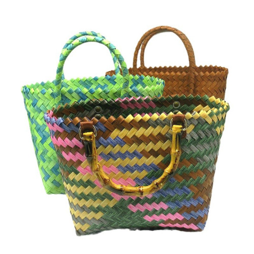 新款手工編織包手提籃子度假休閒女包防水塑膠沙灘包彩色手編包包 新款手工編織包手提籃子度假休閒女包防水塑膠沙灘包彩色手編包包