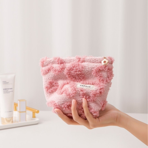 新款毛絨清新可愛愛心化妝包可攜式護膚品口紅收納包手拿包內膽包 新款毛絨清新可愛愛心化妝包可攜式護膚品口紅收納包手拿包內膽包