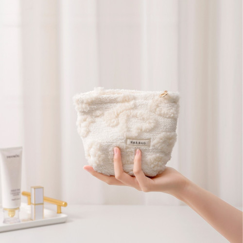 新款奶油風愛心毛絨化妝包可攜式旅行護膚品收納包手拿包小零錢包 新款奶油風愛心毛絨化妝包可攜式旅行護膚品收納包手拿包小零錢包