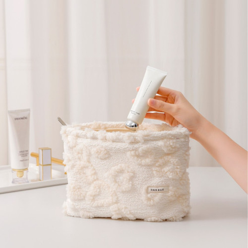 新款奶油風愛心毛絨化妝包可攜式旅行護膚品收納包手拿包小零錢包 新款奶油風愛心毛絨化妝包可攜式旅行護膚品收納包手拿包小零錢包