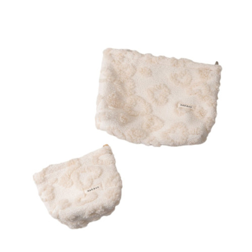 新款奶油風愛心毛絨化妝包可攜式旅行護膚品收納包手拿包小零錢包 新款奶油風愛心毛絨化妝包可攜式旅行護膚品收納包手拿包小零錢包