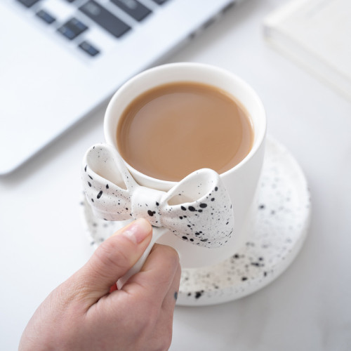 新款蝴蝶結馬克杯高顔值咖啡杯設計感手工陶瓷網紅公主杯爆款 新款蝴蝶結馬克杯高顔值咖啡杯設計感手工陶瓷網紅公主杯爆款