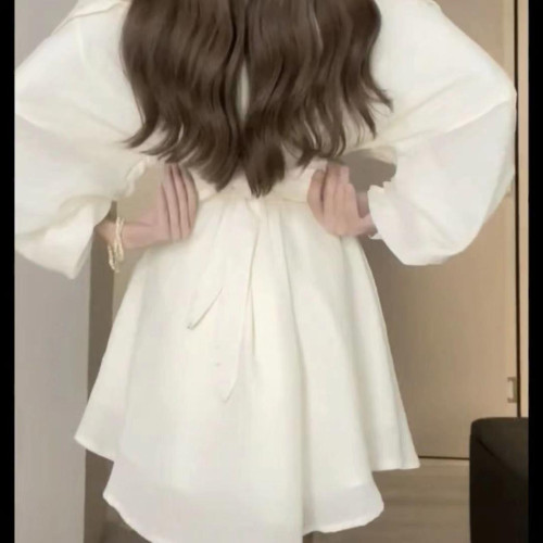 春季溫柔系穿搭女2025新款韓版設計感露肩顯瘦上衣百搭短褲兩件套