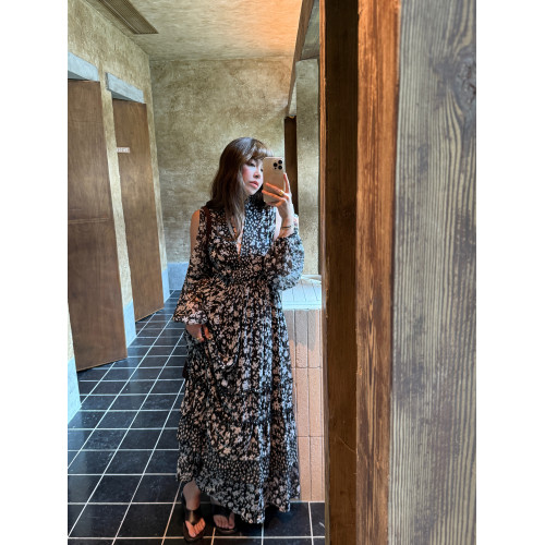 3ts法式黑色碎花v領連衣裙露肩雪紡印花度假花卉長裙