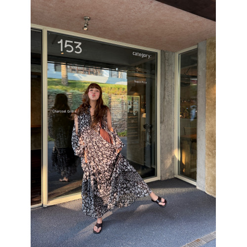 3ts法式黑色碎花v領連衣裙露肩雪紡印花度假花卉長裙