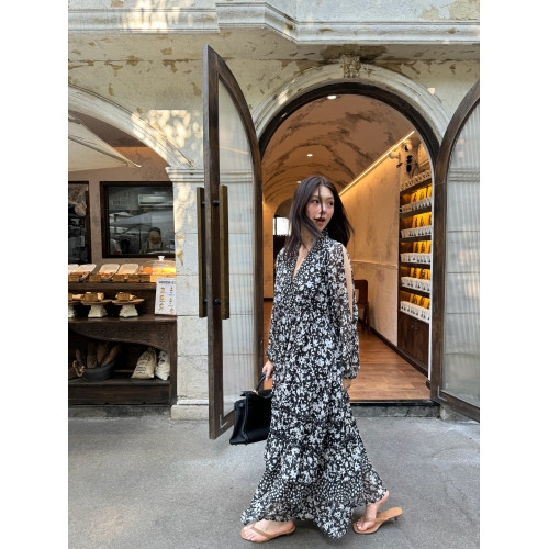 3ts法式黑色碎花v領連衣裙露肩雪紡印花度假花卉長裙