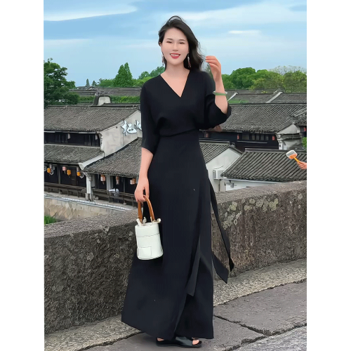 法式赫本風黑色綁帶V領連衣裙女2025夏季新款氣質輕奢高級感長裙