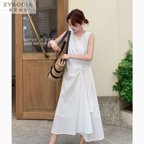 ZYRODIA 白色連衣裙女夏季2025年新款設計感收腰飄帶無袖背心裙子