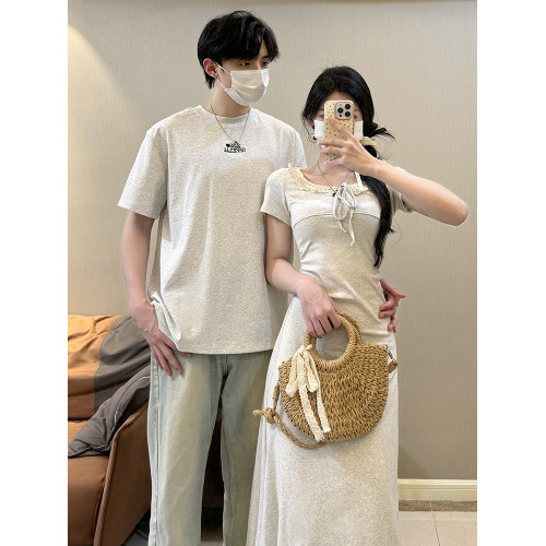 同色系情侶裝夏裝一衣一裙高級感燕麥灰女長裙男T恤2024新款夏季