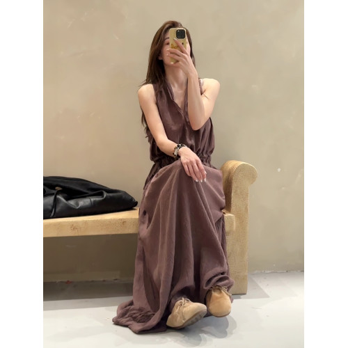 復古V領苧麻吊帶連衣裙女夏2025收腰亞麻裙松弛感休閒裙顯瘦長裙