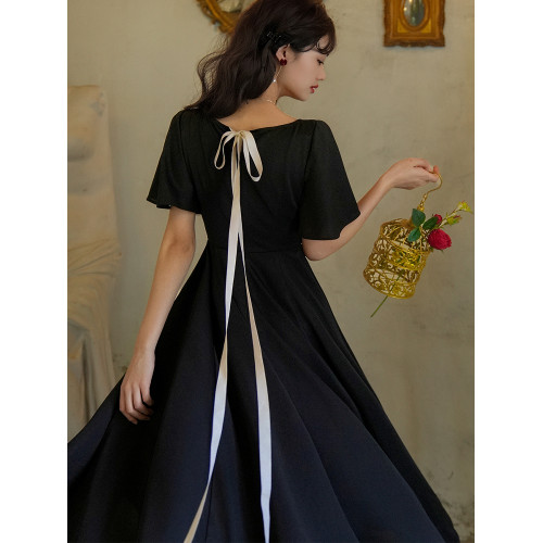 彌愛原創《小黑裙》法式復古赫本風短袖大擺高腰飄帶連衣裙顯瘦夏 彌愛原創《小黑裙》法式復古赫本風短袖大擺高腰飄帶連衣裙顯瘦夏