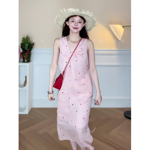多巴胺粉色吊帶連衣裙子女沙灘海邊度假旅遊長裙2025初夏穿搭絕美