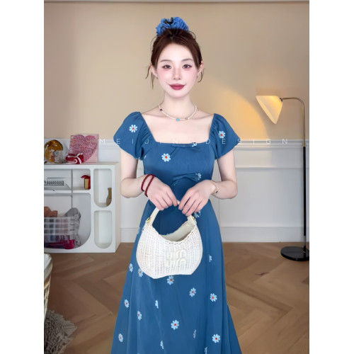 法式海邊度假顯瘦收腰短袖藍色印花連衣裙女2025新款今年流行爆款