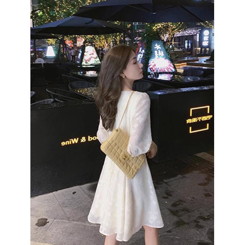 法式精緻V領泡泡袖小裙子2025年新款溫柔系甜美風初戀浪漫連衣裙