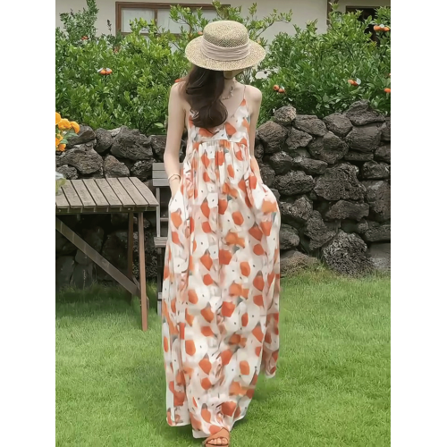 法式復古碎花吊帶連衣裙女2025年夏季新款海邊度假風氣質顯瘦長裙