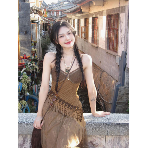 新疆旅遊廢土風穿搭美拉德高級感吊帶連衣裙子女夏季2025新款長裙