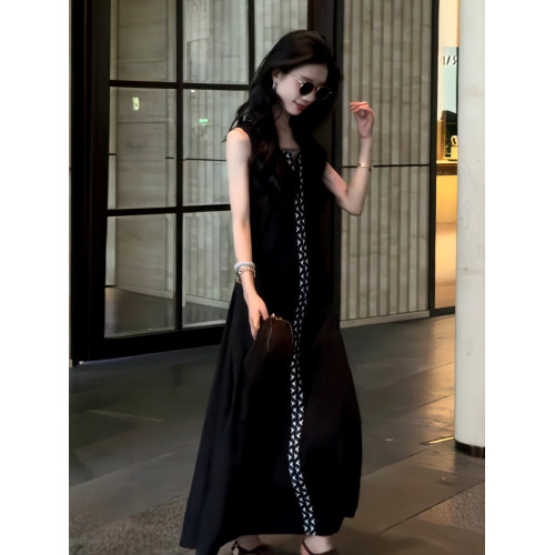 小衆設計感黑色無袖背心連衣裙女2025夏季新款高級氣質顯瘦長裙子