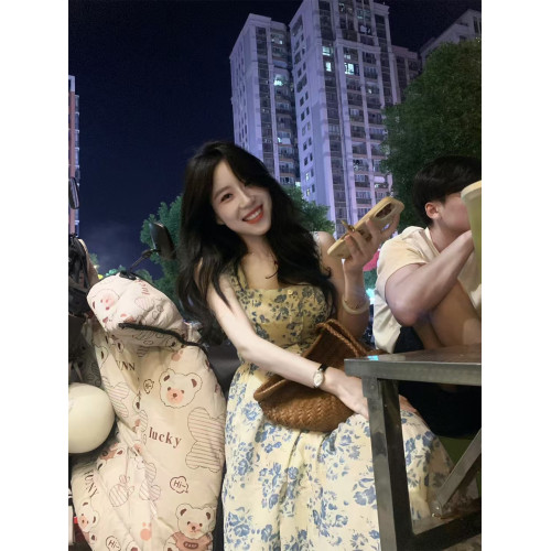 法式藍色碎花棉質收腰吊帶連衣裙女夏大擺度假小清新青花瓷連衣裙