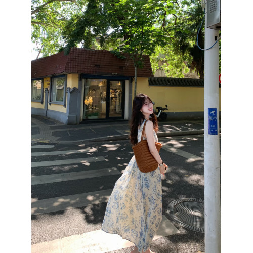 法式藍色碎花棉質收腰吊帶連衣裙女夏大擺度假小清新青花瓷連衣裙