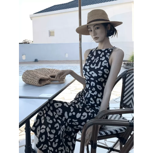 XZOXZO海邊度假風黑色碎花無袖連衣裙女夏季顯身材超好看氣質長裙