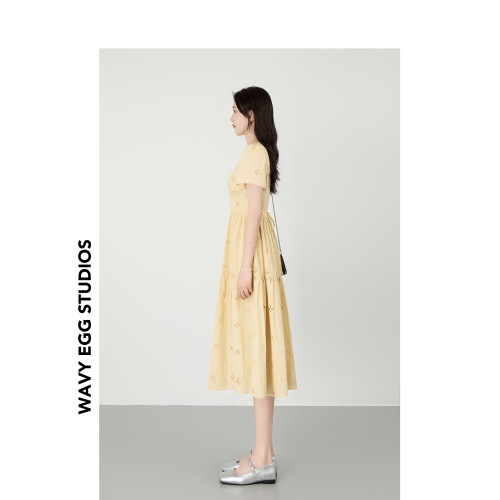 WAVY EGG波浪蛋 法式氣質V領連衣裙女夏韓系高級感收腰顯瘦茶歇裙
