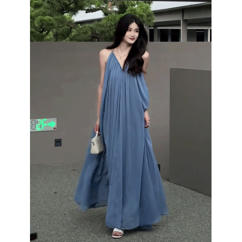 法式別致絕美吊帶連衣裙女2025夏季新款海邊沙灘度假寬松露背長裙