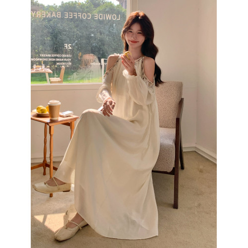 法式露肩花邊連衣裙女2025春新款氣質絕美仙女海邊度假松弛感長裙