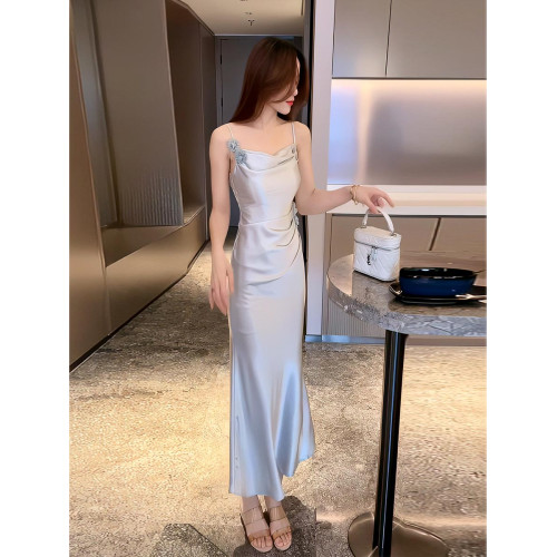 法式蕩領緞面吊帶連衣裙女夏季2025新款高級感修身性感氣質長裙子
