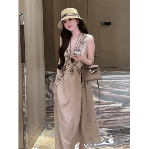 慵懶風復古氣質印花無袖連衣裙女2025夏季新款海邊度假風背心長裙