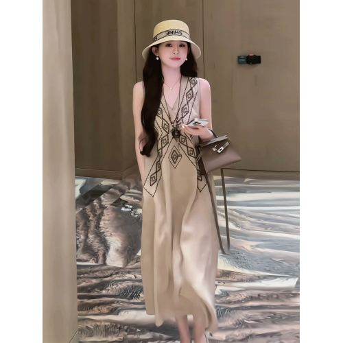 慵懶風復古氣質印花無袖連衣裙女2025夏季新款海邊度假風背心長裙