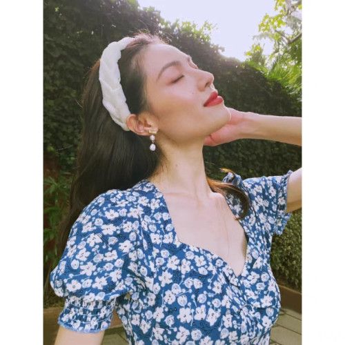 鍾楚曦趙露思同款藍色法式V領碎花連衣裙女 側開叉泡泡袖雪紡長裙