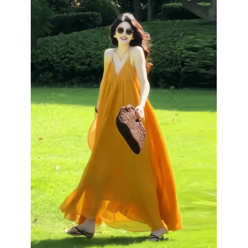 海邊度假風吊帶連衣裙女2025夏季新款輕奢高級感法式寬松氣質長裙