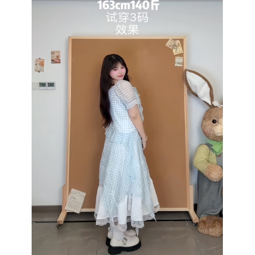 暹羅大碼微胖顯瘦藍色開叉格紋上衣女夏日白色蛋糕長裙半身裙